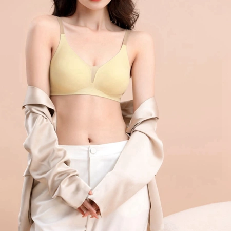 Dreamy red and pink lingerie, a slim and light sporty bra that gathers the small breasts, is breathable, comfortable and seamless Dreamy red and pink lingerie, a slim and light sporty bra that gathers the small breasts, is breathable, comfortable and seamless